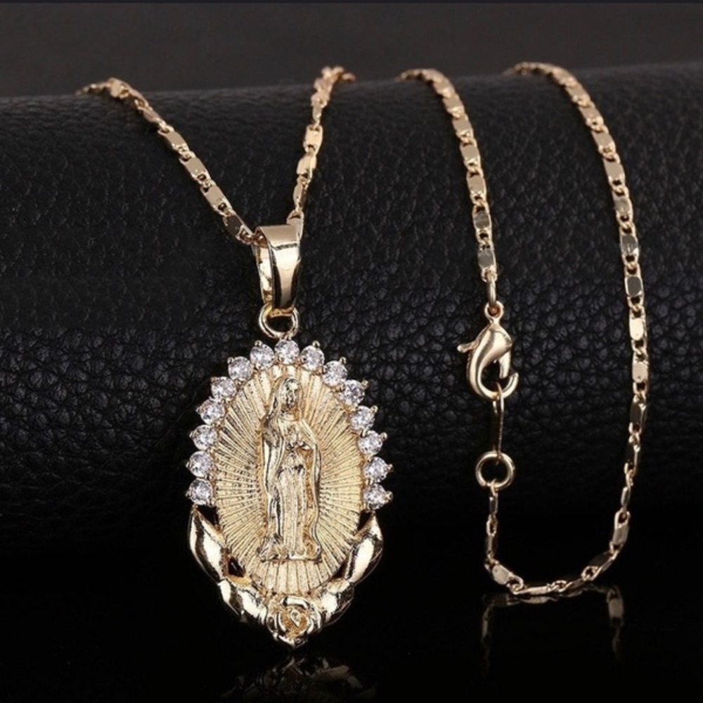 NEW GOLD PLATED VIRGIN MARY PENDANT
